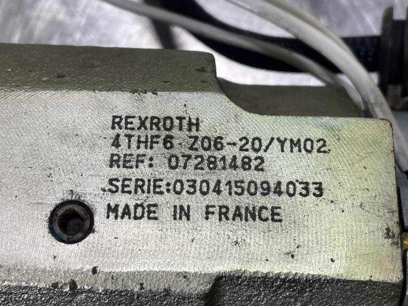 Liebherr L514 Speeder-9841474/5716042-Joystick/Steuergriff - 전기 설비 건설기계 용 : 사진 4 Liebherr L514 Speeder-9841474/5716042-Joystick/Steuergriff - 전기 설비 건설기계 용 : 사진 4