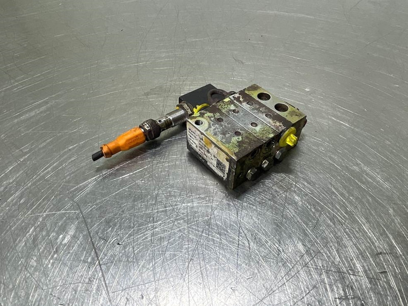 Liebherr L524-10444143 / 11341172-Lubricating system - 프레임/ 시 건설기계 용 : 사진 1 Liebherr L524-10444143 / 11341172-Lubricating system - 프레임/ 시 건설기계 용 : 사진 1