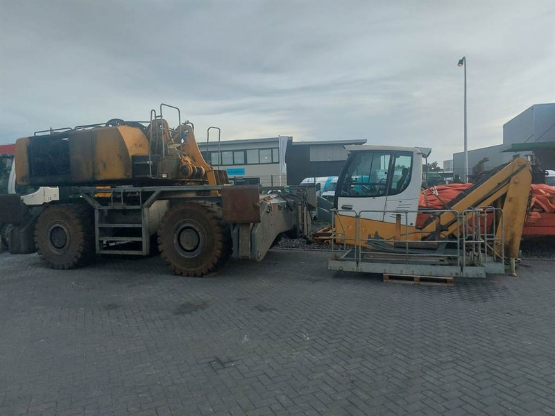 Liebherr LH 80 - (For parts) - 폐기물/ 산업 처리기 : 사진 1 Liebherr LH 80 - (For parts) - 폐기물/ 산업 처리기 : 사진 1