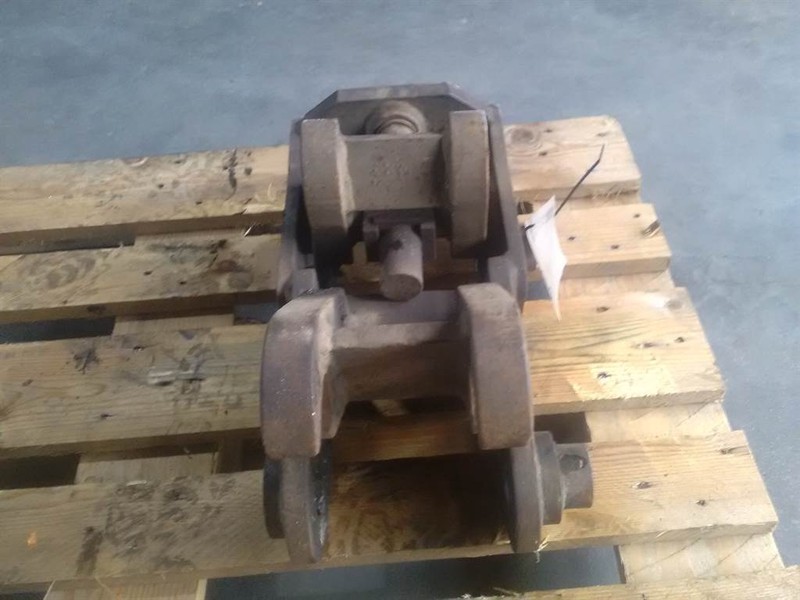 NADO Excomat NE 565 - Bobcat - Quick coupler - 퀵 커플러 : 사진 2 NADO Excomat NE 565 - Bobcat - Quick coupler - 퀵 커플러 : 사진 2