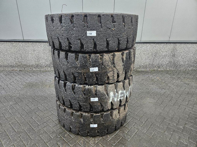 New Holland W110C-Barkley 17.5R25-Tire/Reifen/Band - 휠 및 타이어 건설기계 용 : 사진 1 New Holland W110C-Barkley 17.5R25-Tire/Reifen/Band - 휠 및 타이어 건설기계 용 : 사진 1