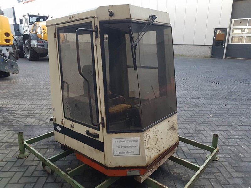 Schaeff SKL832-6336105100-Cabin/Kabine/Cabine - 운전실 및 내부 건설기계 용 : 사진 1 Schaeff SKL832-6336105100-Cabin/Kabine/Cabine - 운전실 및 내부 건설기계 용 : 사진 1