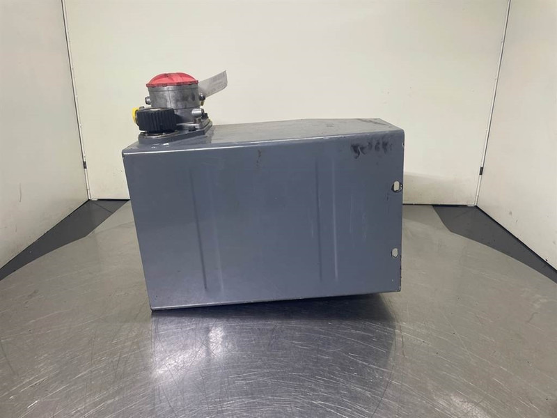 Schaeff SKL834-6452013001-Tank/Behälter/Reservoir - 유압 건설기계 용 : 사진 3 Schaeff SKL834-6452013001-Tank/Behälter/Reservoir - 유압 건설기계 용 : 사진 3