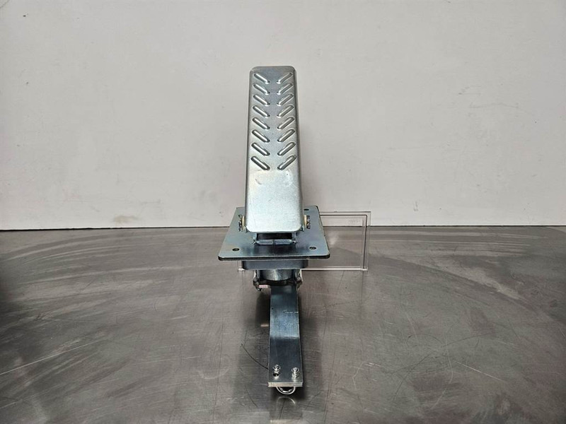 Terex TL/SKL/SKS-5692657905-Gas pedal - 운전실 및 내부 건설기계 용 : 사진 4 Terex TL/SKL/SKS-5692657905-Gas pedal - 운전실 및 내부 건설기계 용 : 사진 4