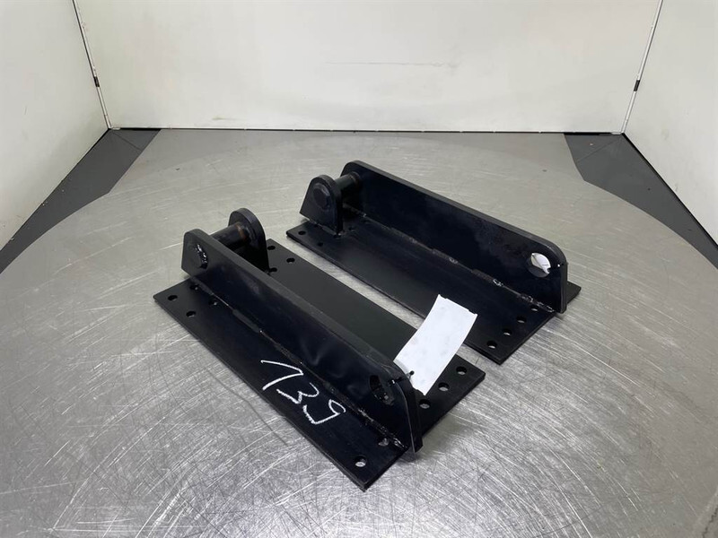 Terex TL/SKL/SKS - Adapter plate/Adapterplatte/Aanlasoor - 퀵 커플러 건설기계 용 : 사진 2 Terex TL/SKL/SKS - Adapter plate/Adapterplatte/Aanlasoor - 퀵 커플러 건설기계 용 : 사진 2