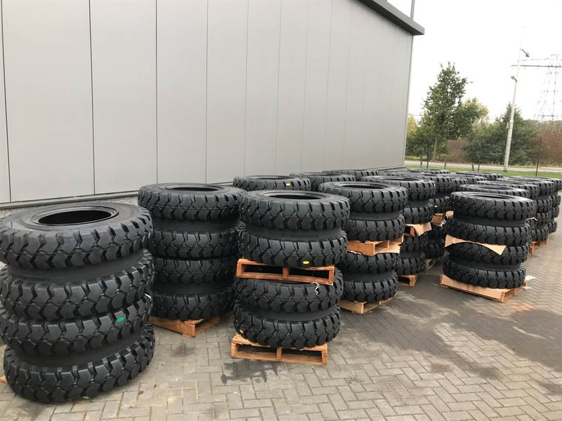 Trelleborg 12.00-20 Dual excavator solid-Tyre/Reifen/Banden - 휠 및 타이어 건설기계 용 : 사진 4 Trelleborg 12.00-20 Dual excavator solid-Tyre/Reifen/Banden - 휠 및 타이어 건설기계 용 : 사진 4