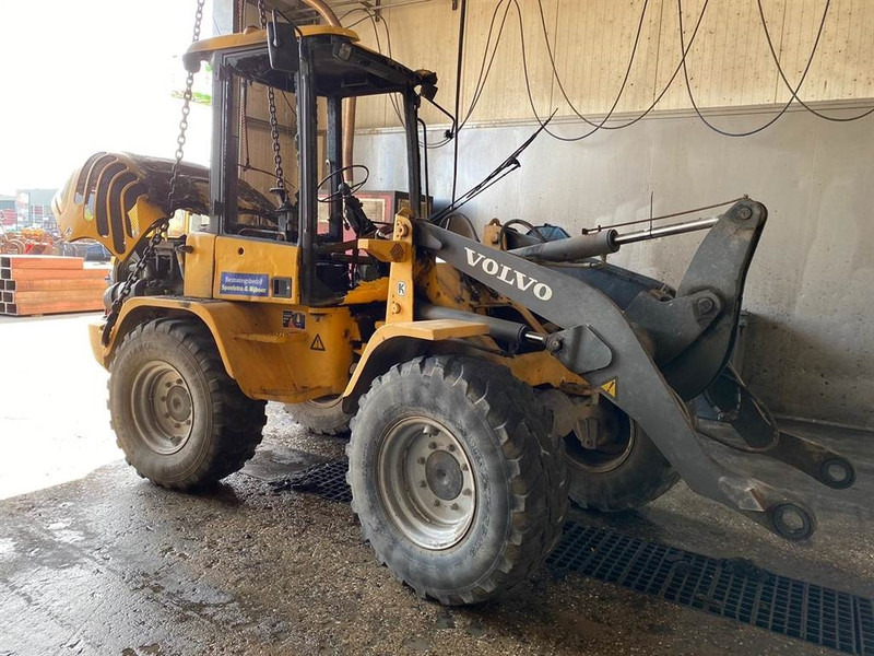 Volvo L 30 B-Z / SX (For parts) - 휠 로더 : 사진 2 Volvo L 30 B-Z / SX (For parts) - 휠 로더 : 사진 2