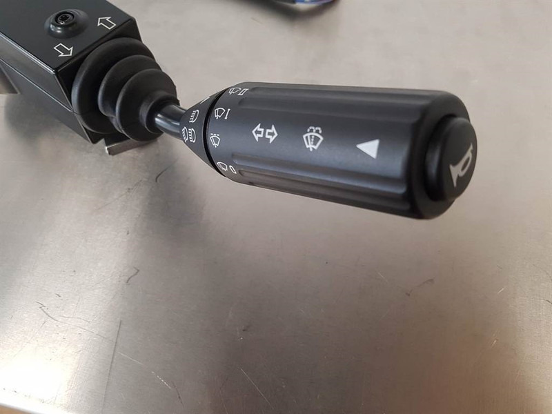 Volvo L20B/L25B - ZM2808703 - Steer col switch - 시동 건설기계 용 : 사진 3 Volvo L20B/L25B - ZM2808703 - Steer col switch - 시동 건설기계 용 : 사진 3