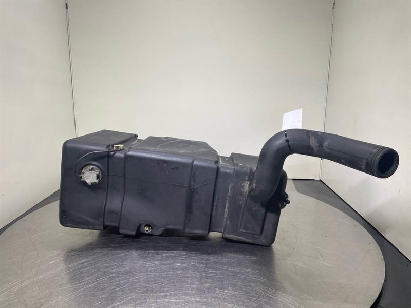 Volvo L30B-Z/X-VOE11306084-Fuel tank/Kraftstofftank - 프레임/ 시 건설기계 용 : 사진 2 Volvo L30B-Z/X-VOE11306084-Fuel tank/Kraftstofftank - 프레임/ 시 건설기계 용 : 사진 2