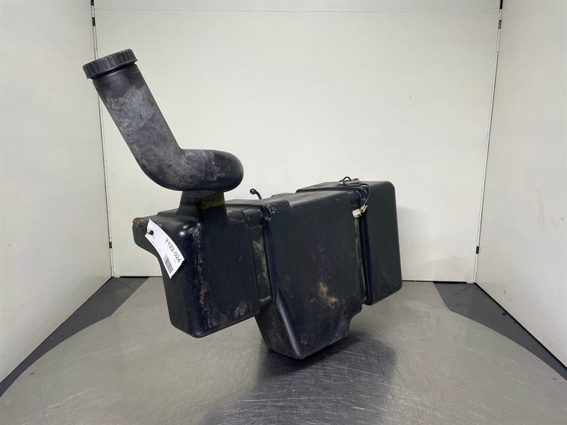 Volvo L30D-VOE11370525-Fuel tank/Kraftstofftank/Tank - 프레임/ 시 건설기계 용 : 사진 2 Volvo L30D-VOE11370525-Fuel tank/Kraftstofftank/Tank - 프레임/ 시 건설기계 용 : 사진 2