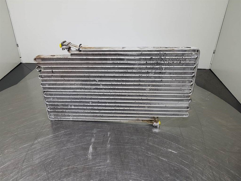 Volvo L50F-Modine 5053410-Airco condenser/Airco koeler - 프레임/ 시 건설기계 용 : 사진 3 Volvo L50F-Modine 5053410-Airco condenser/Airco koeler - 프레임/ 시 건설기계 용 : 사진 3