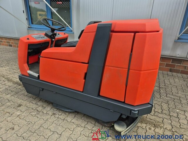 Hako Hakomatic B1100 Kehr- Nass- Scheuersaugmaschine - 거리 청소 차량 : 사진 4 Hako Hakomatic B1100 Kehr- Nass- Scheuersaugmaschine - 거리 청소 차량 : 사진 4