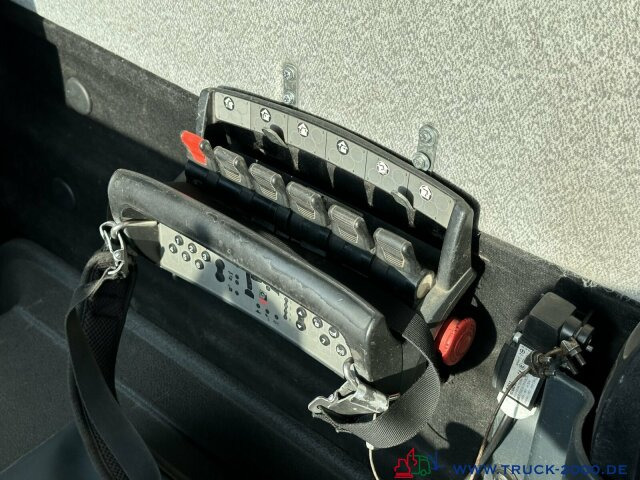 MAN TGM 18.250 Kran Hiab 099 gefaltet am Heck 1.Hand - 드롭사이드/ 플랫베드 트럭, 크레인 트럭 : 사진 2 MAN TGM 18.250 Kran Hiab 099 gefaltet am Heck 1.Hand - 드롭사이드/ 플랫베드 트럭, 크레인 트럭 : 사진 2