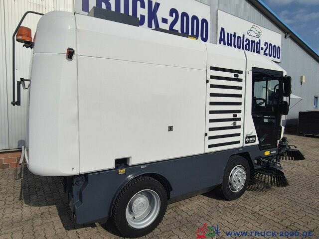 거리 청소 차량 Ravo 540 3 Besen Sweeper 62 km/h Autobahn fähig : 사진 10