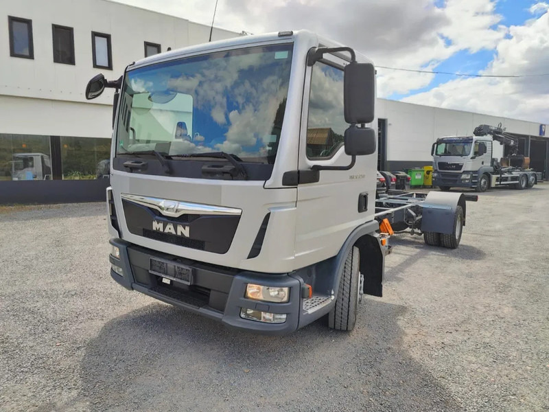 MAN TGL 12.250 Chassis cabine Euro6 - 캡 새시 트럭 : 사진 2 MAN TGL 12.250 Chassis cabine Euro6 - 캡 새시 트럭 : 사진 2