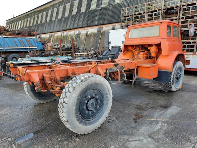 Bedford MJP2 4X4 - 캡 새시 트럭 : 사진 3 Bedford MJP2 4X4 - 캡 새시 트럭 : 사진 3