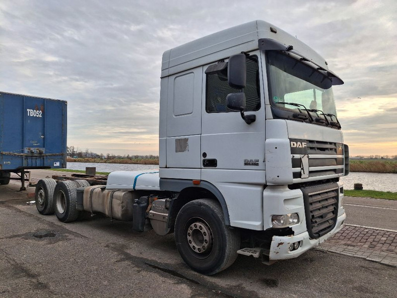 DAF XF 105.460 - 캡 새시 트럭 : 사진 2 DAF XF 105.460 - 캡 새시 트럭 : 사진 2