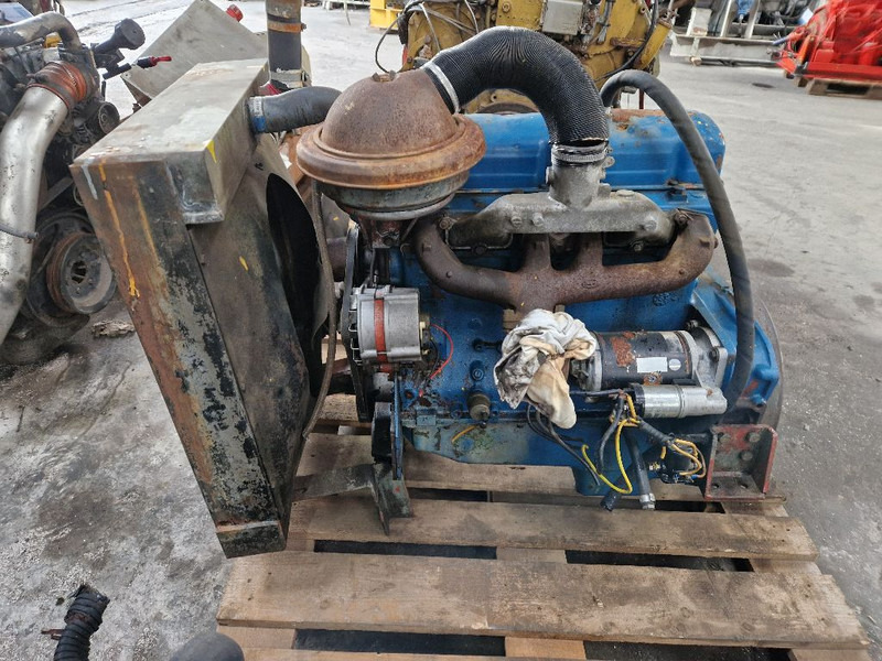 Ford F2 6015 - 엔진 : 사진 1 Ford F2 6015 - 엔진 : 사진 1