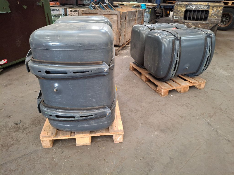 Mercedes-Benz 290L - 연료 탱크 : 사진 2 Mercedes-Benz 290L - 연료 탱크 : 사진 2