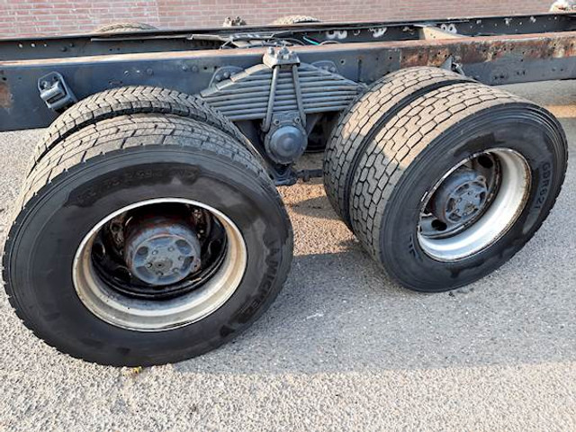 Volvo F 12 6*4 STEEL SUSPENSION - 캡 새시 트럭 : 사진 2 Volvo F 12 6*4 STEEL SUSPENSION - 캡 새시 트럭 : 사진 2