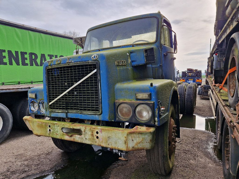 Volvo N1033 6X4 - 캡 새시 트럭 : 사진 1 Volvo N1033 6X4 - 캡 새시 트럭 : 사진 1
