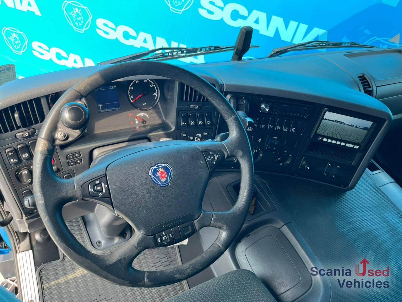 SCANIA P 250 DB4x2MNA AIRCO TAILLIFT 1.5T BOX 675X250X235 - 박스 트럭 : 사진 2 SCANIA P 250 DB4x2MNA AIRCO TAILLIFT 1.5T BOX 675X250X235 - 박스 트럭 : 사진 2