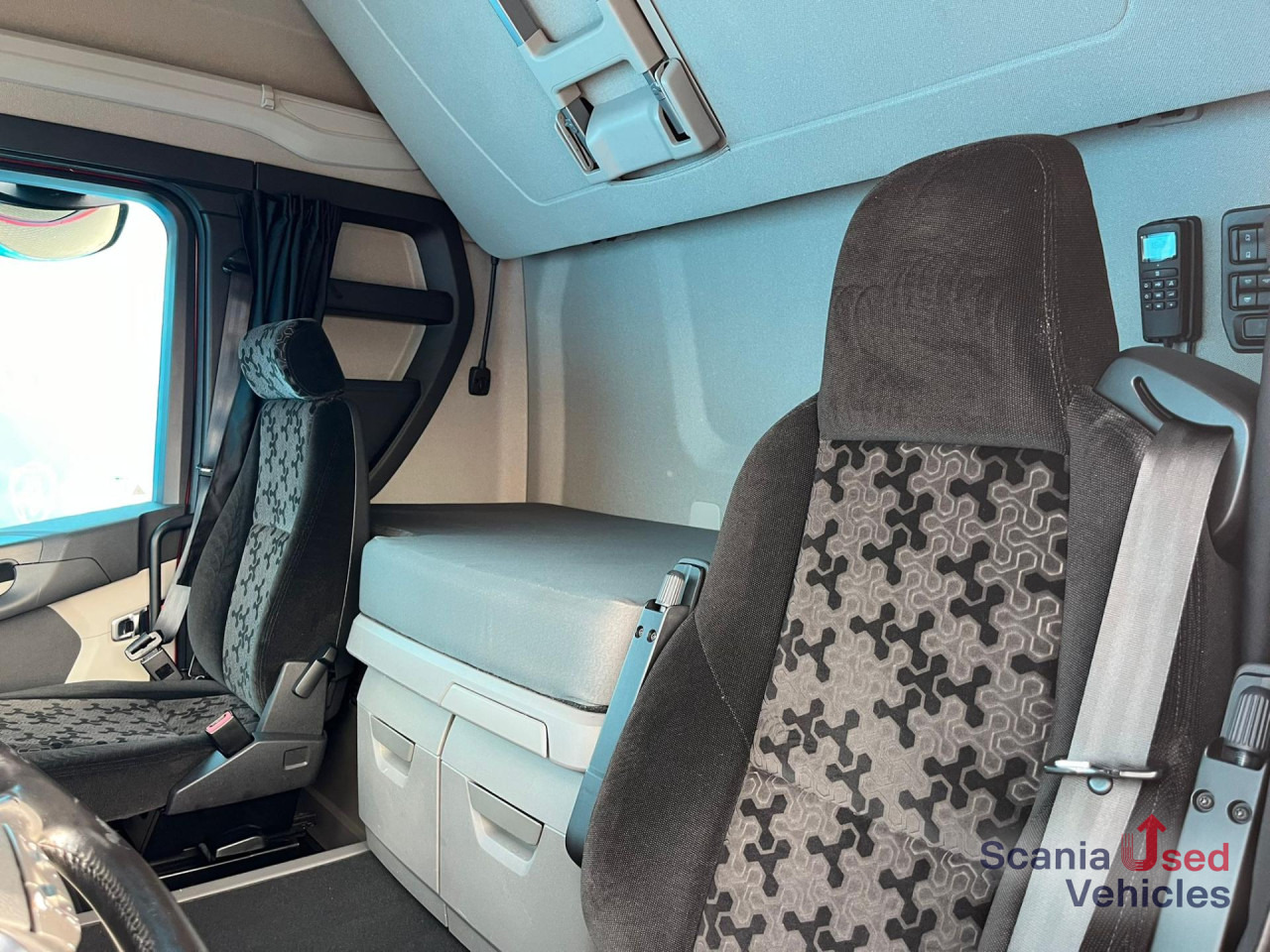 SCANIA R 450 A4x2NA RETARDER LED NAVI PTO - 트랙터 유닛 : 사진 3 SCANIA R 450 A4x2NA RETARDER LED NAVI PTO - 트랙터 유닛 : 사진 3