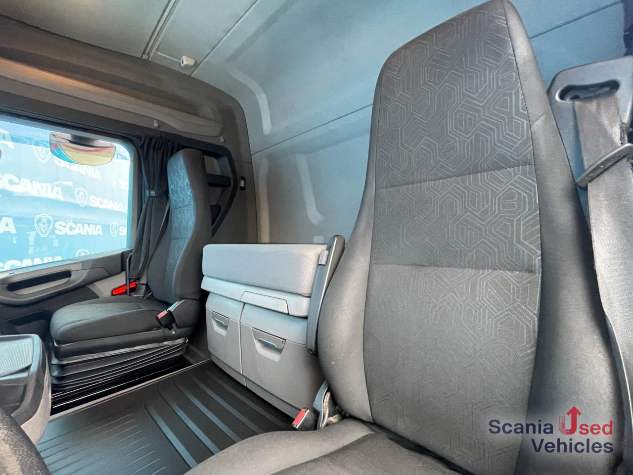 SCANIA R 450 A4x2NB DIFF-L RETARDER FULL AIR HYDRO 8T - 트랙터 유닛 : 사진 5 SCANIA R 450 A4x2NB DIFF-L RETARDER FULL AIR HYDRO 8T - 트랙터 유닛 : 사진 5