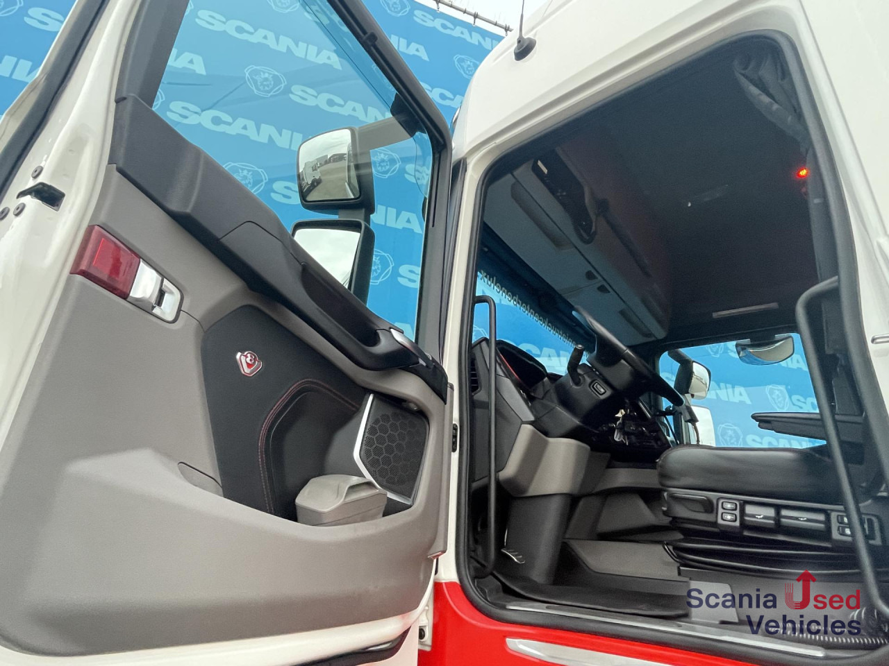 SCANIA R 650 B6x4NB RETARDER V8 WOOD KESLA 2112T CRANE - 목재 트럭, 크레인 트럭 : 사진 3 SCANIA R 650 B6x4NB RETARDER V8 WOOD KESLA 2112T CRANE - 목재 트럭, 크레인 트럭 : 사진 3