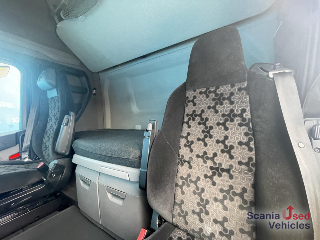 SCANIA S 450 A4x2NA DIFF-L RETARDER PARK AIRCO ACC - 트랙터 유닛 : 사진 4 SCANIA S 450 A4x2NA DIFF-L RETARDER PARK AIRCO ACC - 트랙터 유닛 : 사진 4