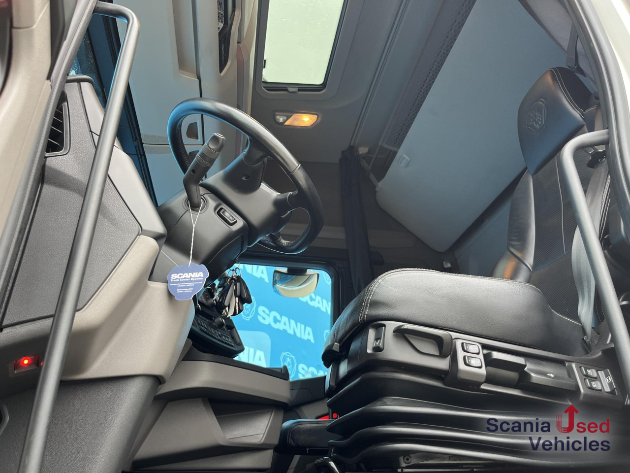 SCANIA S 590 A4x2NA V8 RETARDER DIFF-L 8T NAVI LED ALCOA - 트랙터 유닛 : 사진 4 SCANIA S 590 A4x2NA V8 RETARDER DIFF-L 8T NAVI LED ALCOA - 트랙터 유닛 : 사진 4