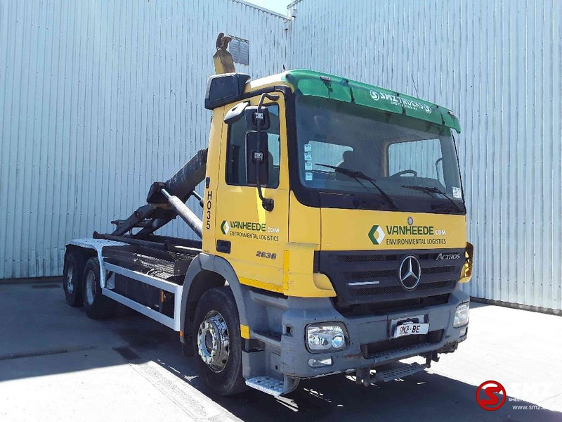 Mercedes-Benz Actros 2636 - 컨테이너 운반 장치/ 스와프 보디 트럭 : 사진 1 Mercedes-Benz Actros 2636 - 컨테이너 운반 장치/ 스와프 보디 트럭 : 사진 1
