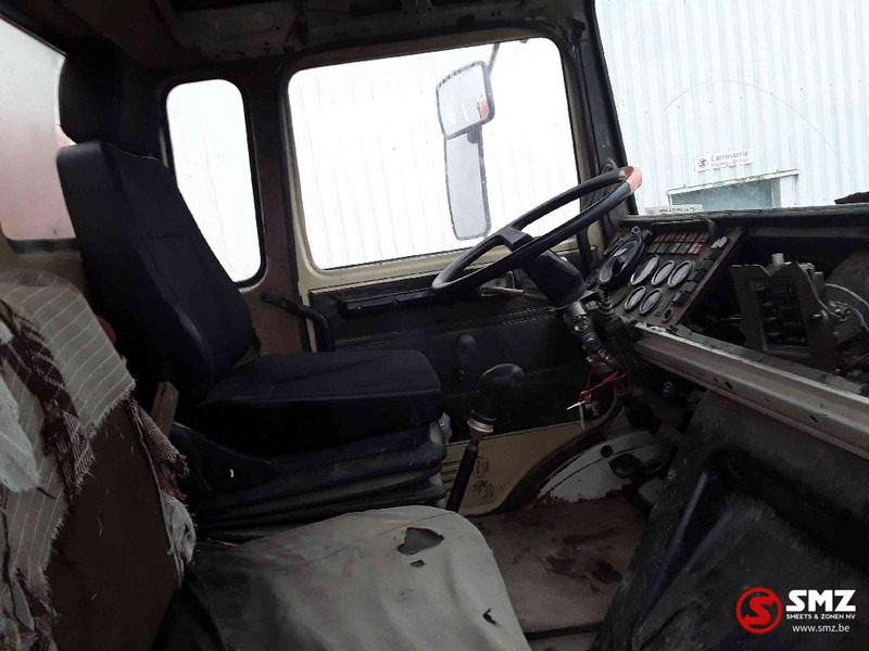 Interior photo 1: 드롭사이드/ 플랫베드 트럭, 크레인 트럭 Renault CBH 280 fassi