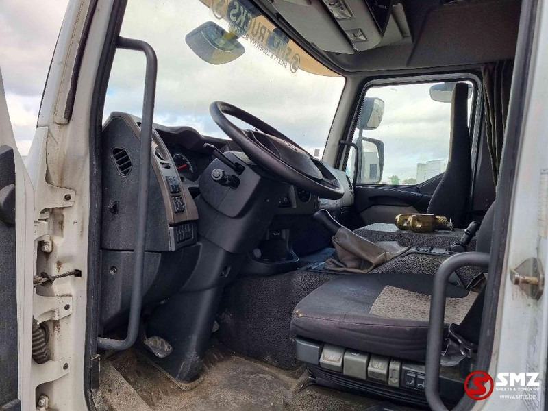 Interior photo 1: 커튼사이더 트럭 Renault Premium 310 NO gearbox sans boite Interior photo 1: 커튼사이더 트럭 Renault Premium 310 NO gearbox sans boite