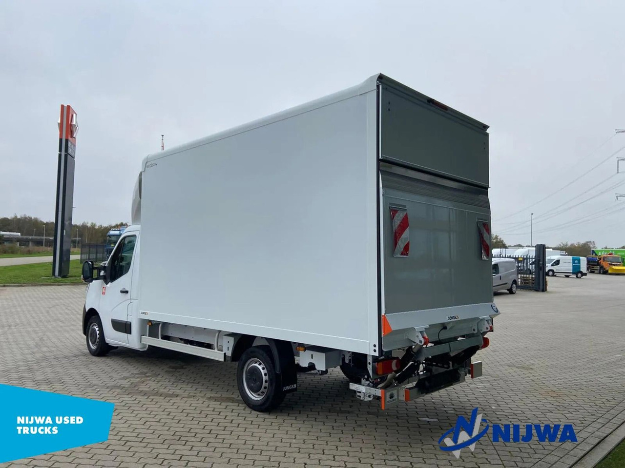Renault Master 165 T35 Laadklep + Camera Kasten - 패널 밴 : 사진 4 Renault Master 165 T35 Laadklep + Camera Kasten - 패널 밴 : 사진 4