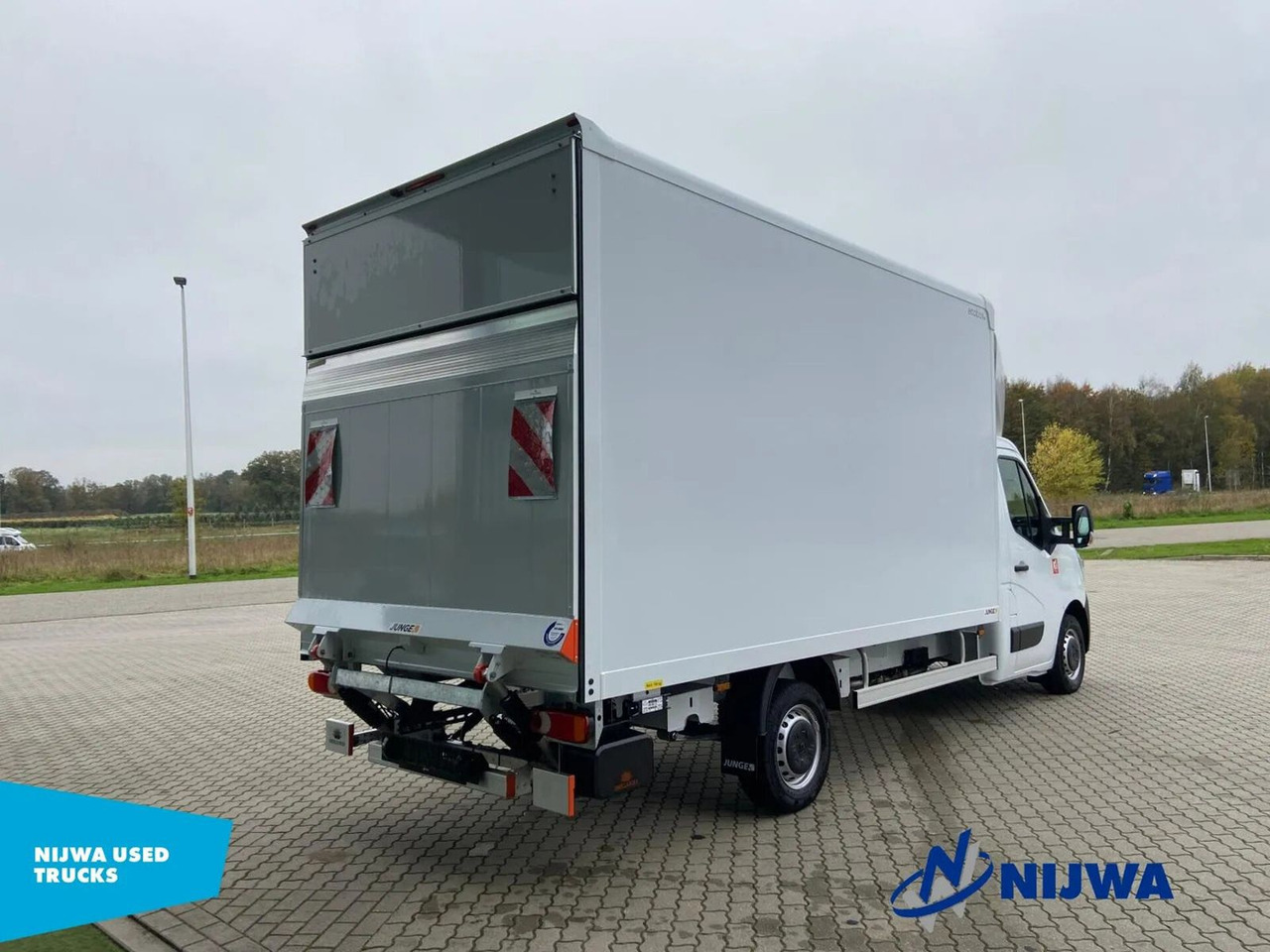 Renault Master 165 T35 Laadklep + Camera Kasten - 패널 밴 : 사진 3 Renault Master 165 T35 Laadklep + Camera Kasten - 패널 밴 : 사진 3