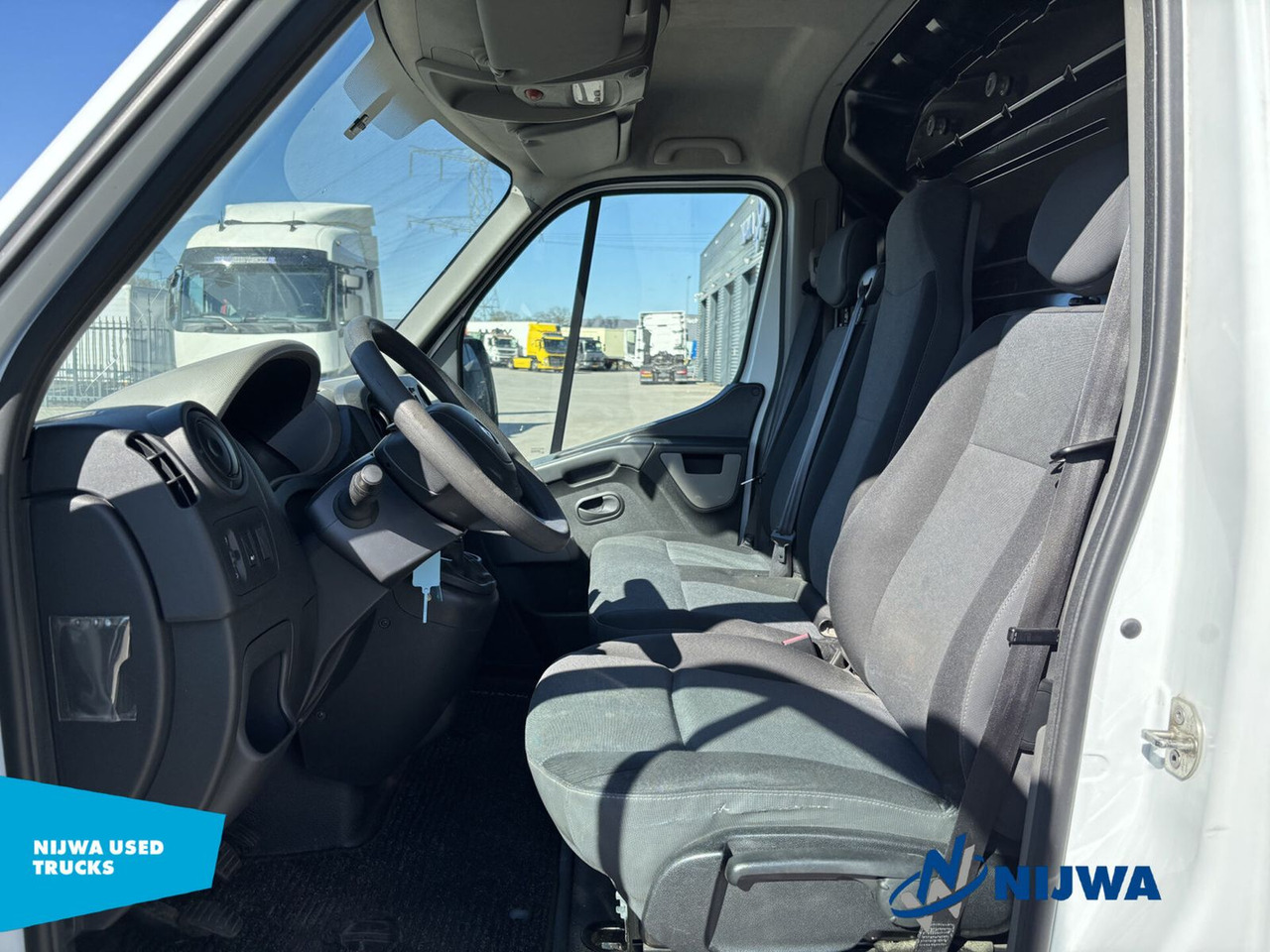 Renault Master T33 130 L2H2 Geïsoleerde bak Kasten - 소형 밴 : 사진 5 Renault Master T33 130 L2H2 Geïsoleerde bak Kasten - 소형 밴 : 사진 5