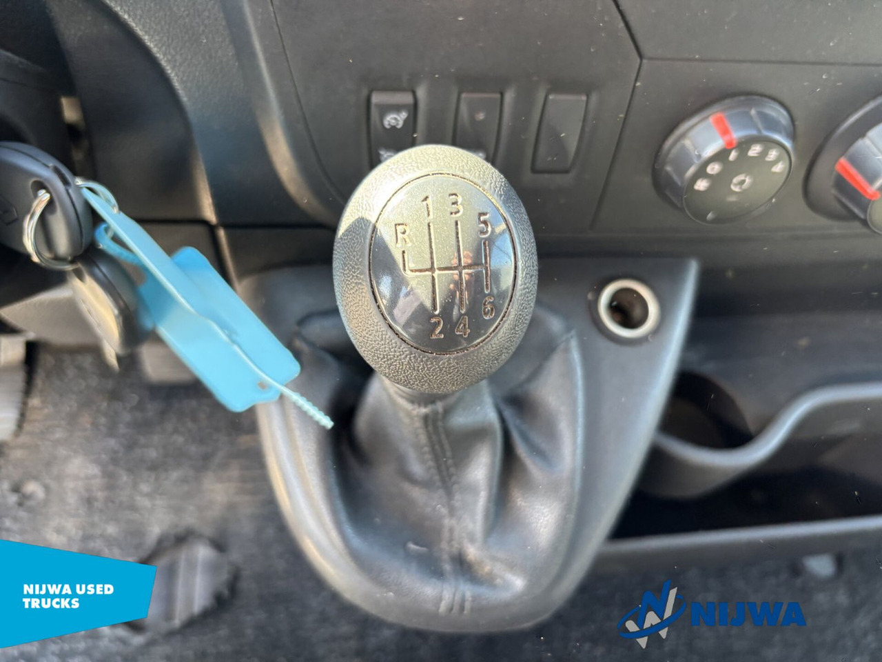 소형 밴 Renault Master T33 130 L2H2 Geïsoleerde bak Kasten : 사진 11