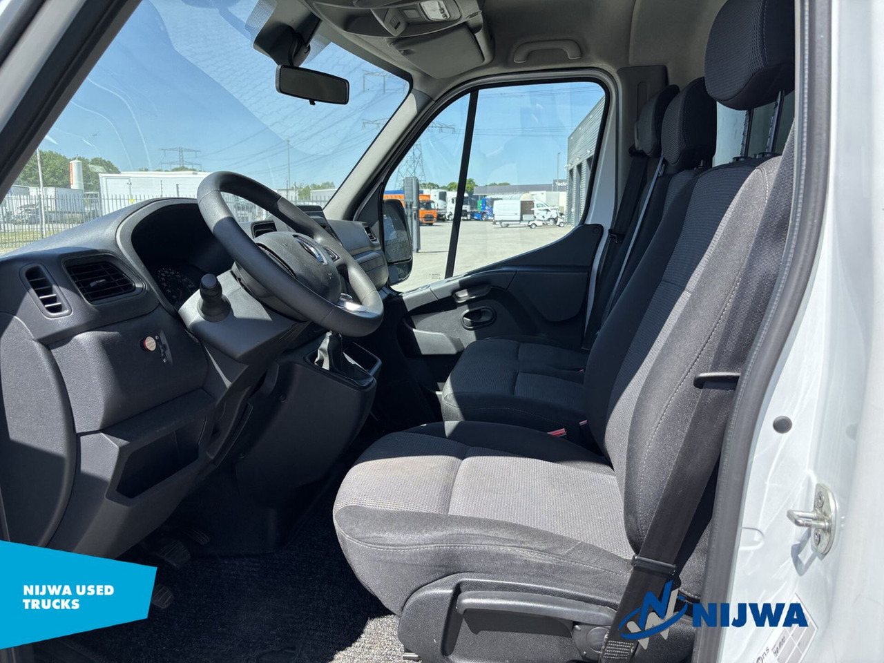 Renault Master T35 145 Laadklep + Airco - 캡 새시 트럭 : 사진 5 Renault Master T35 145 Laadklep + Airco - 캡 새시 트럭 : 사진 5