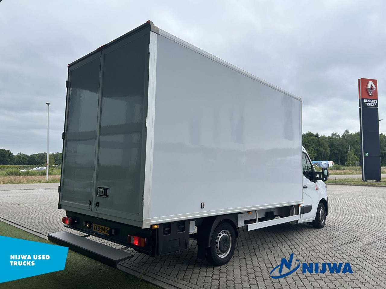 Renault Master T35 165 Navigatie + Achteruitrijcamera - 캡 새시 트럭 : 사진 3 Renault Master T35 165 Navigatie + Achteruitrijcamera - 캡 새시 트럭 : 사진 3
