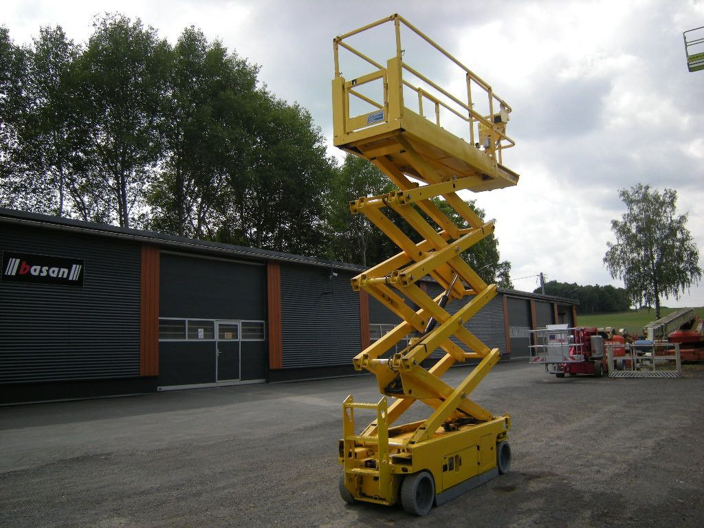 Genie GS 2632, Scherenarbeitsbühne Genie 10 m - 트럭 탑재 고가작업 플랫폼 : 사진 2 Genie GS 2632, Scherenarbeitsbühne Genie 10 m - 트럭 탑재 고가작업 플랫폼 : 사진 2