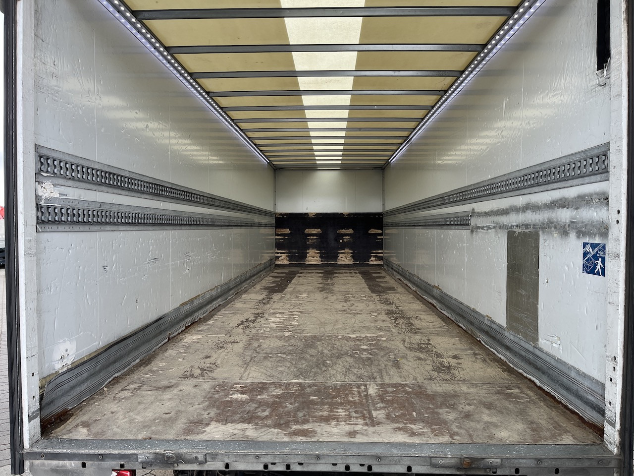 Iveco 120E25 Eurocargo 4x2 Koffer | Ladebordwand - 박스 트럭 : 사진 3 Iveco 120E25 Eurocargo 4x2 Koffer | Ladebordwand - 박스 트럭 : 사진 3