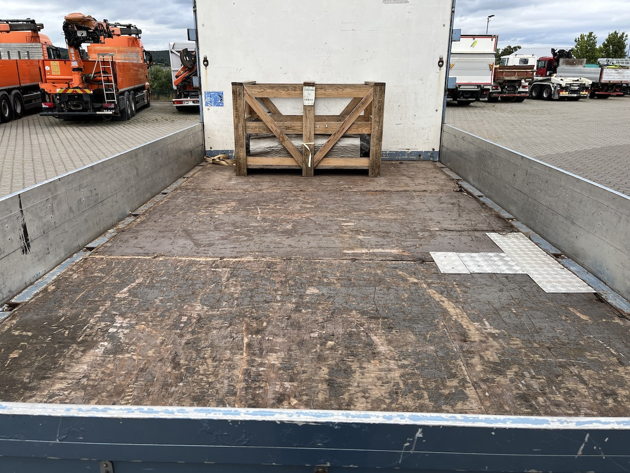 MAN TGL 8.220 4x2 Pritsche AHK - 플랫베드 밴 : 사진 4 MAN TGL 8.220 4x2 Pritsche AHK - 플랫베드 밴 : 사진 4