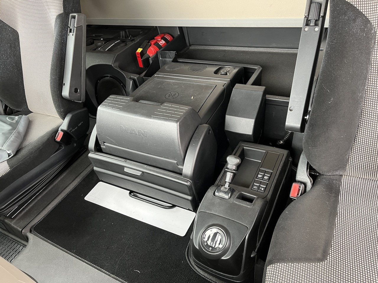 MAN TGX 26.500 6x2 Fahrgestell Lenk-Liftachse AHK - 캡 새시 트럭 : 사진 3 MAN TGX 26.500 6x2 Fahrgestell Lenk-Liftachse AHK - 캡 새시 트럭 : 사진 3