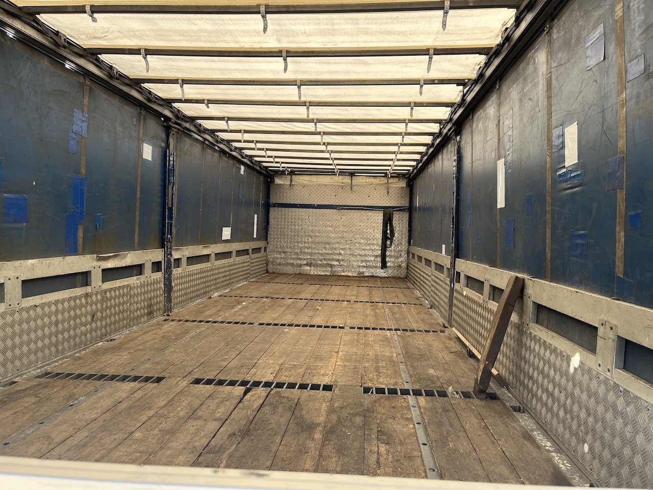 커튼사이더 트럭, 크레인 트럭 Mercedes-Benz 2541 6x2 Atlas 135.2E Pritsche 8,20 m Ausziehbar : 사진 7 커튼사이더 트럭, 크레인 트럭 Mercedes-Benz 2541 6x2 Atlas 135.2E Pritsche 8,20 m Ausziehbar : 사진 7