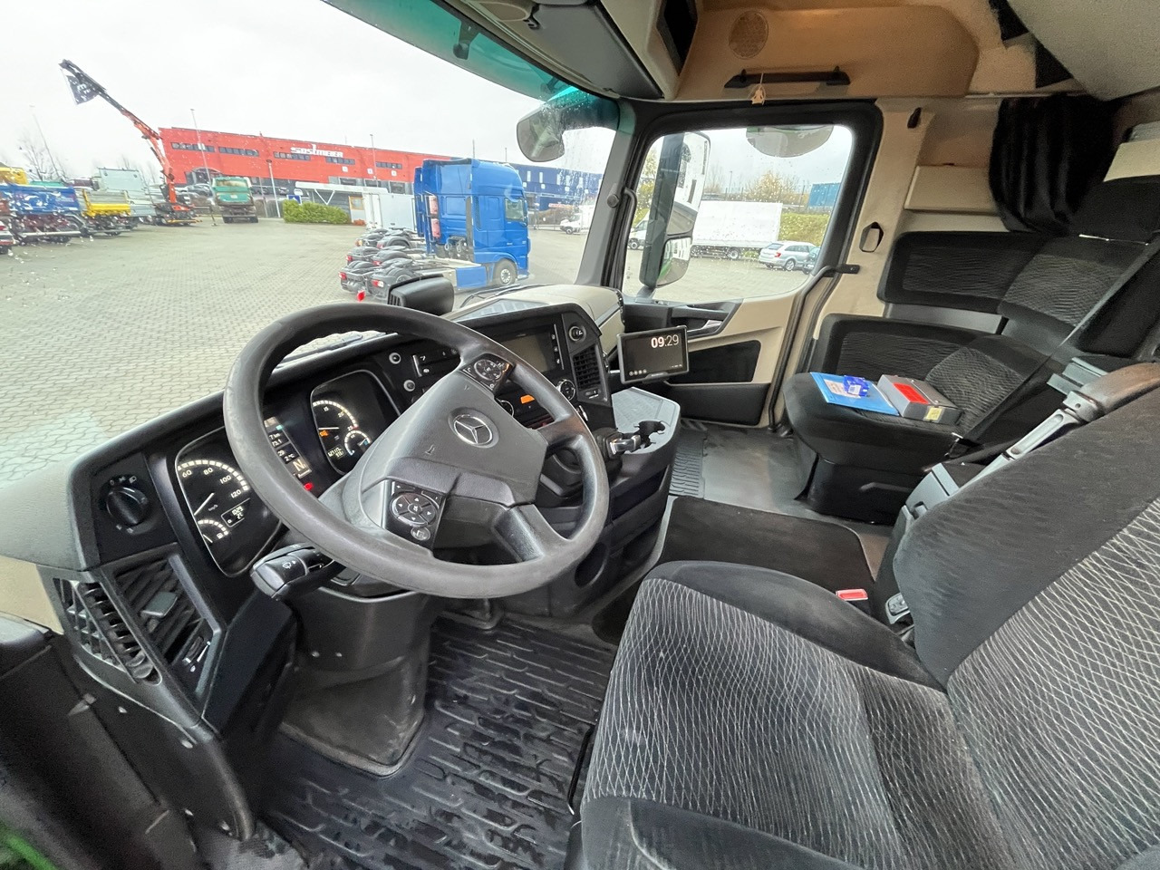 Mercedes-Benz Actros 2745 6x2 Gergen 21 70 Abrollkipper - 후크 리프트 트럭 : 사진 3 Mercedes-Benz Actros 2745 6x2 Gergen 21 70 Abrollkipper - 후크 리프트 트럭 : 사진 3