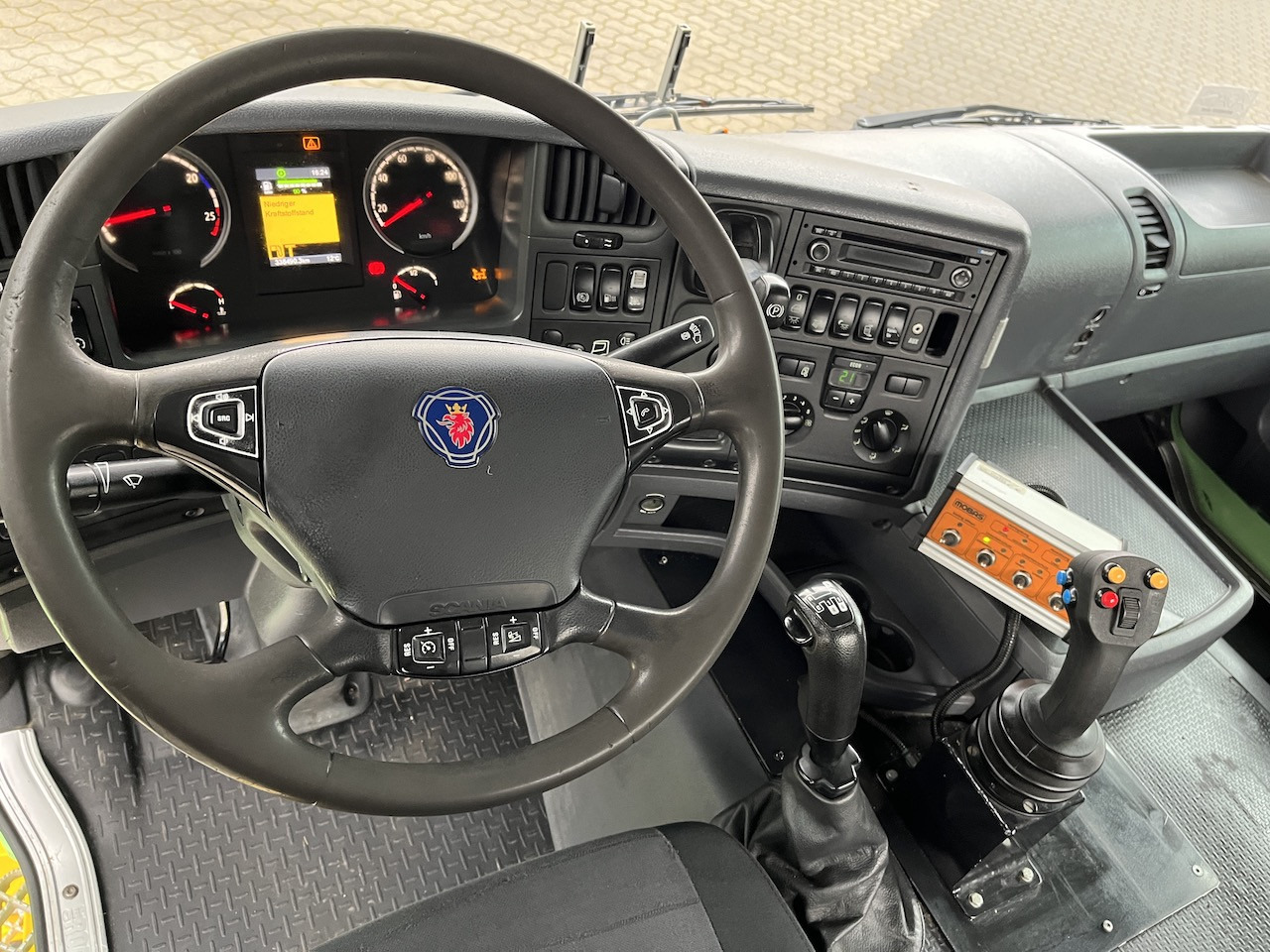 Scania G 450 8x4 Trösch Abrollkipper - 후크 리프트 트럭 : 사진 2 Scania G 450 8x4 Trösch Abrollkipper - 후크 리프트 트럭 : 사진 2