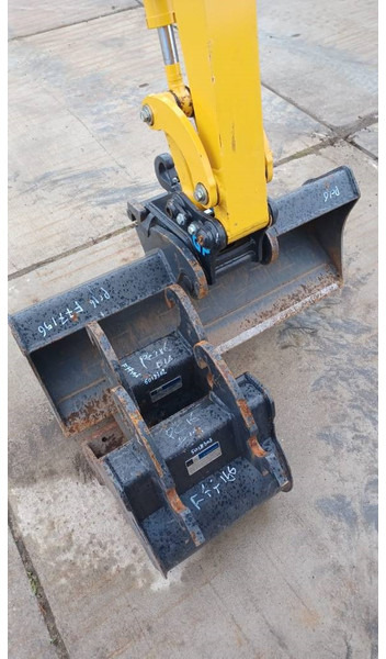 Komatsu PC16R-3HS - 미니 굴삭기 : 사진 3 Komatsu PC16R-3HS - 미니 굴삭기 : 사진 3