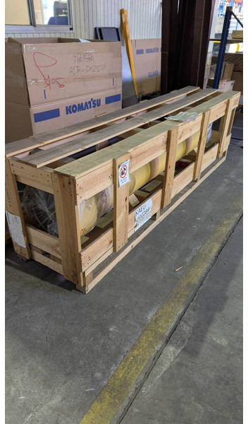 Komatsu WA 900-3 CYLINDER 707-13-26013 - 유압 건설기계 용 : 사진 1 Komatsu WA 900-3 CYLINDER 707-13-26013 - 유압 건설기계 용 : 사진 1