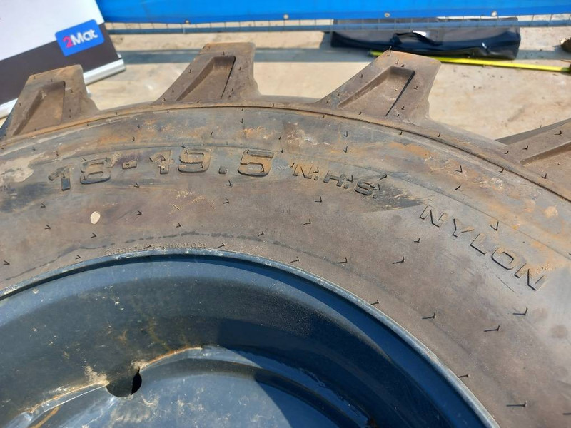 TractionMaster 18-19,5 - 휠 및 타이어 자재 취급 장비 용 : 사진 3 TractionMaster 18-19,5 - 휠 및 타이어 자재 취급 장비 용 : 사진 3